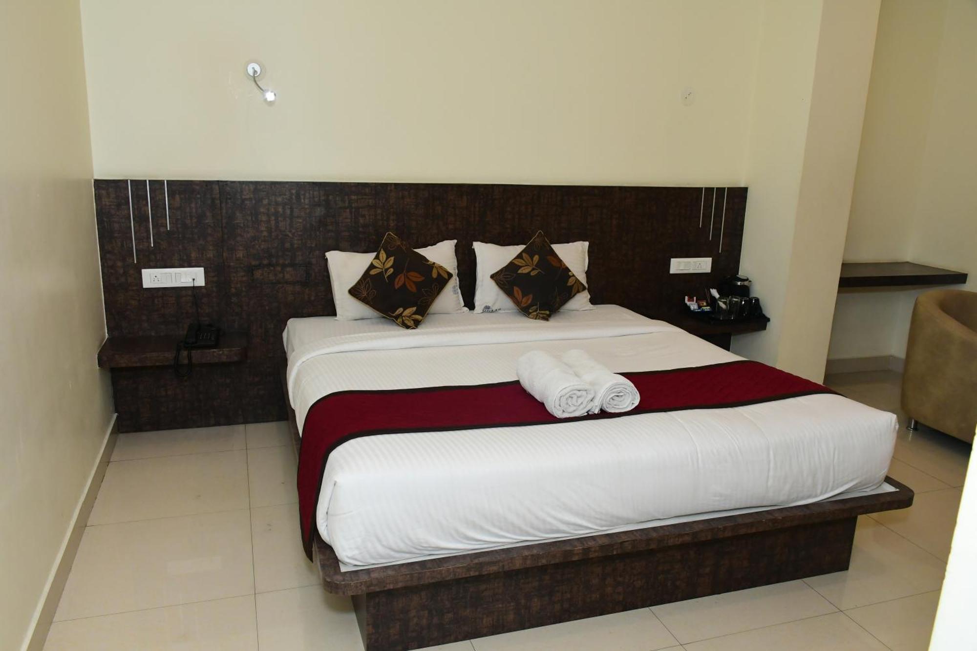 Sai Vihaar Inn & Suites Mysore Exterior photo