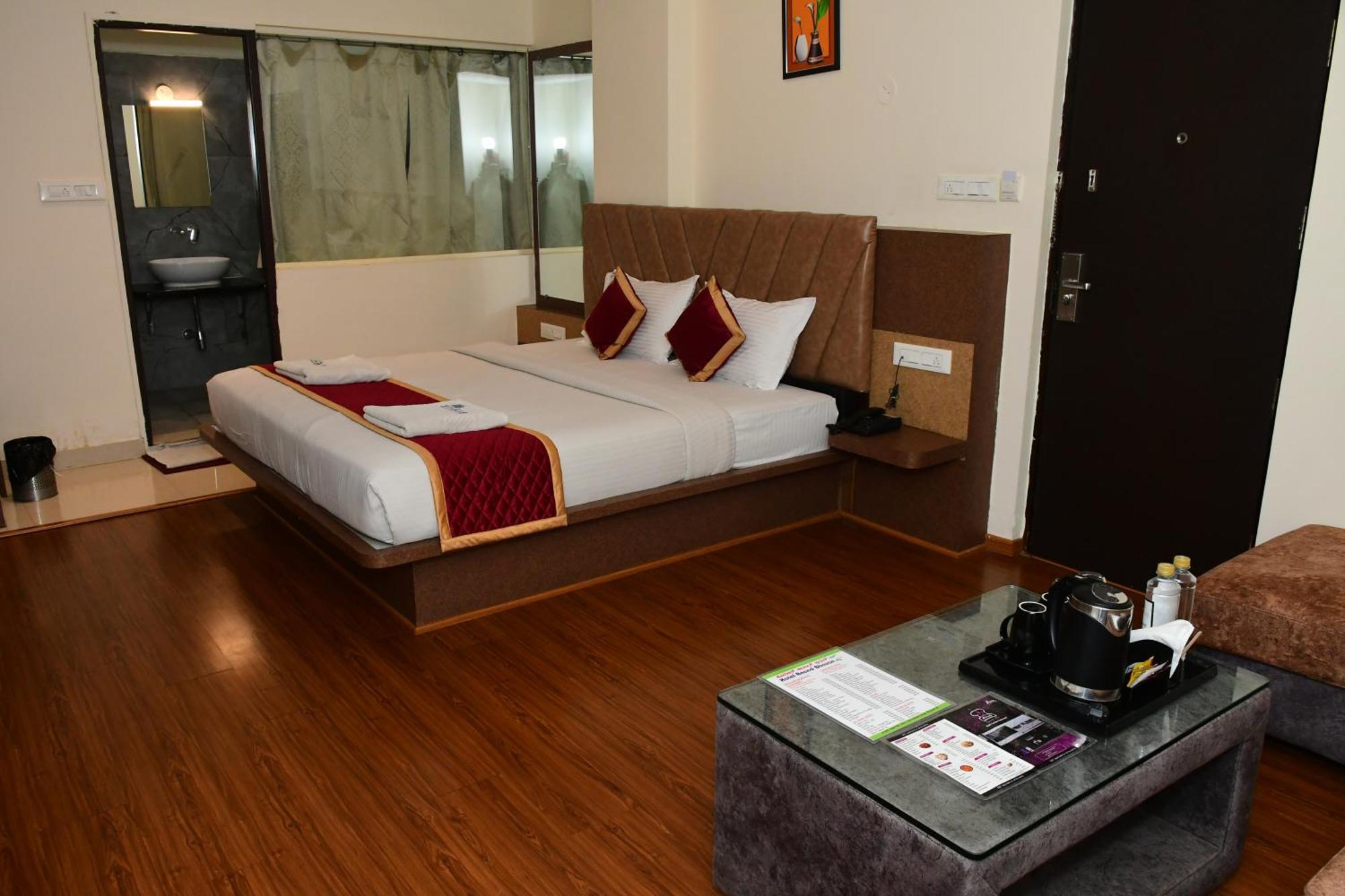 Sai Vihaar Inn & Suites Mysore Exterior photo