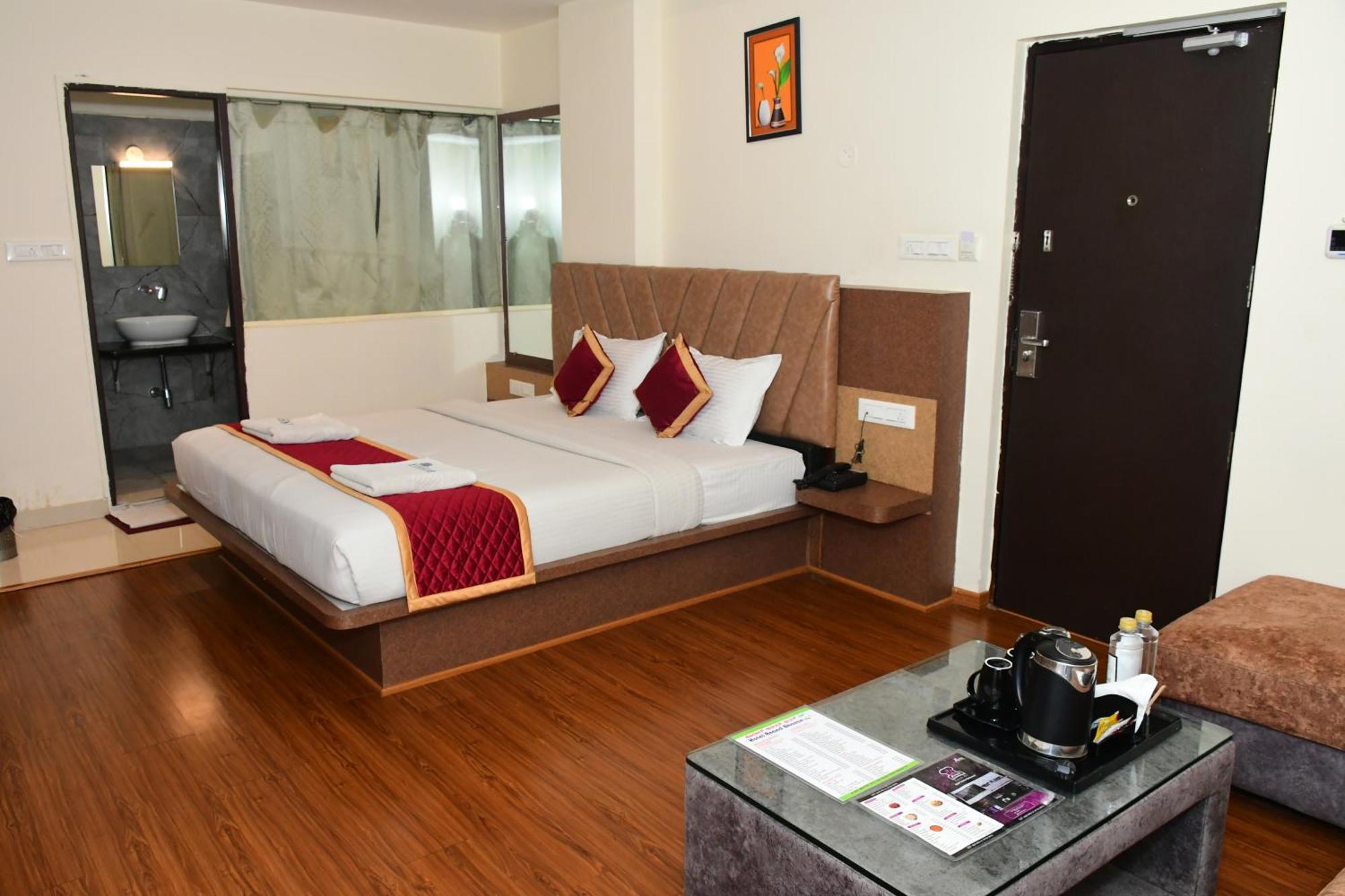 Sai Vihaar Inn & Suites Mysore Exterior photo